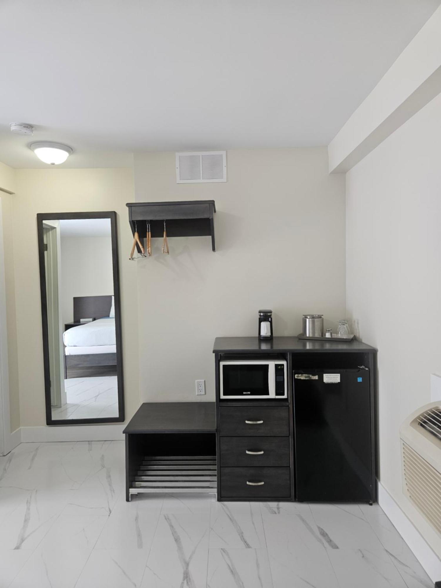 Leelas Villa Inn Flesherton Экстерьер фото